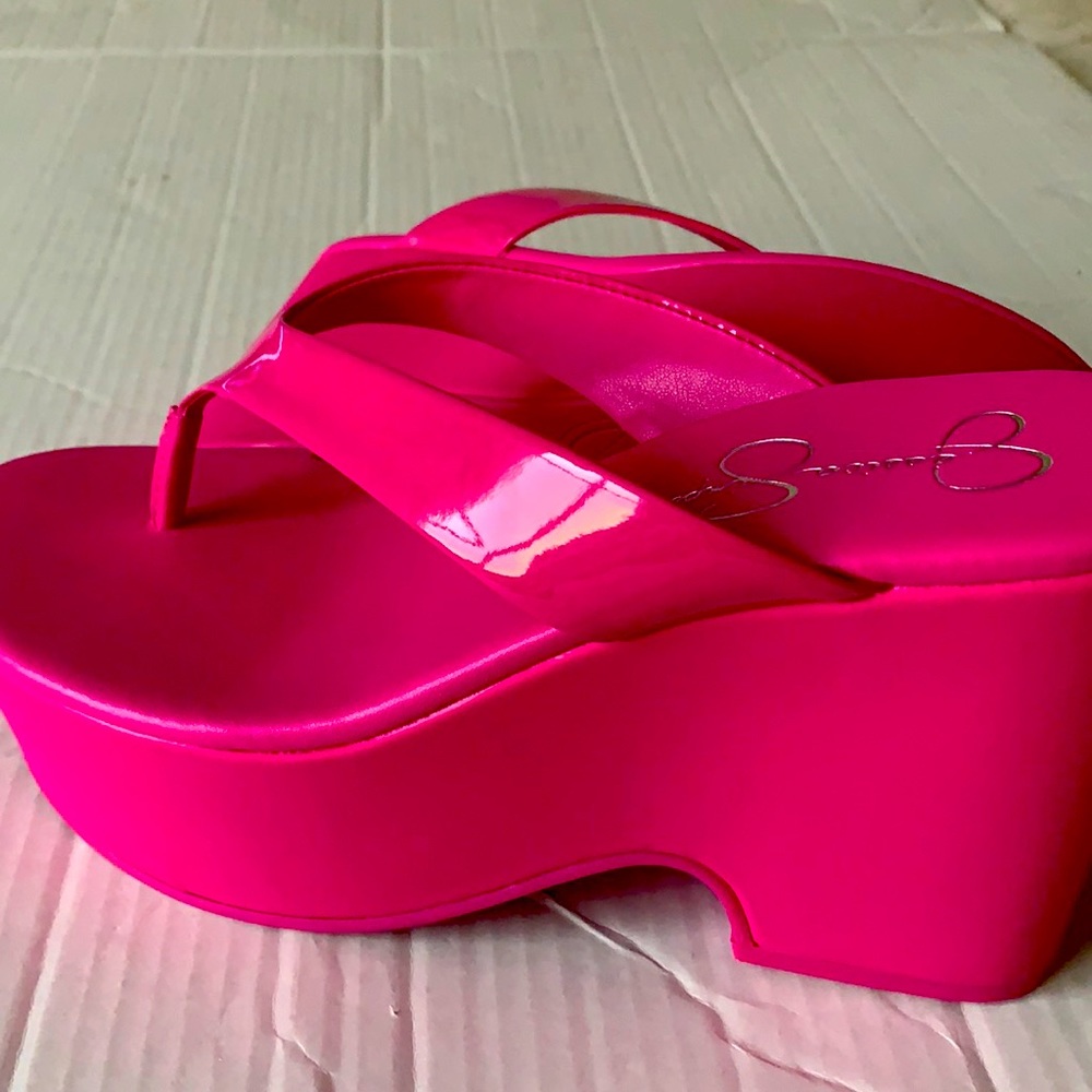 Jessica Simpson HOT pink